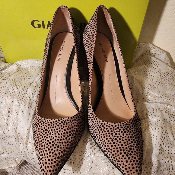 Gianni Bini Kaislie Heel Tan with Black Spots Suede. - Picture 2 of 8